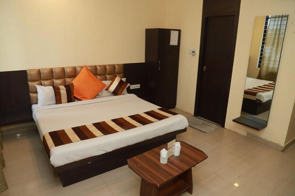 Hotel Suryodaya Ujjain Dış mekan fotoğraf