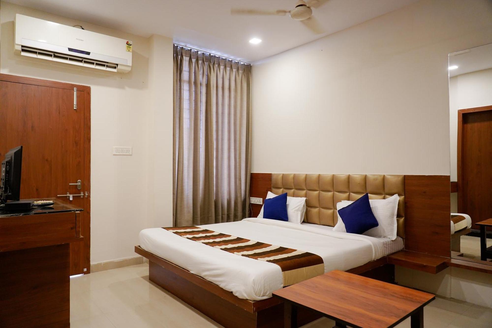 Hotel Suryodaya Ujjain Dış mekan fotoğraf