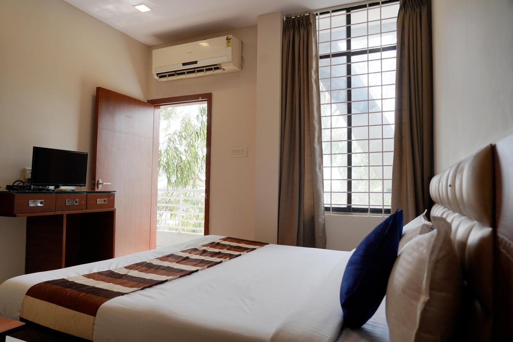 Hotel Suryodaya Ujjain Dış mekan fotoğraf