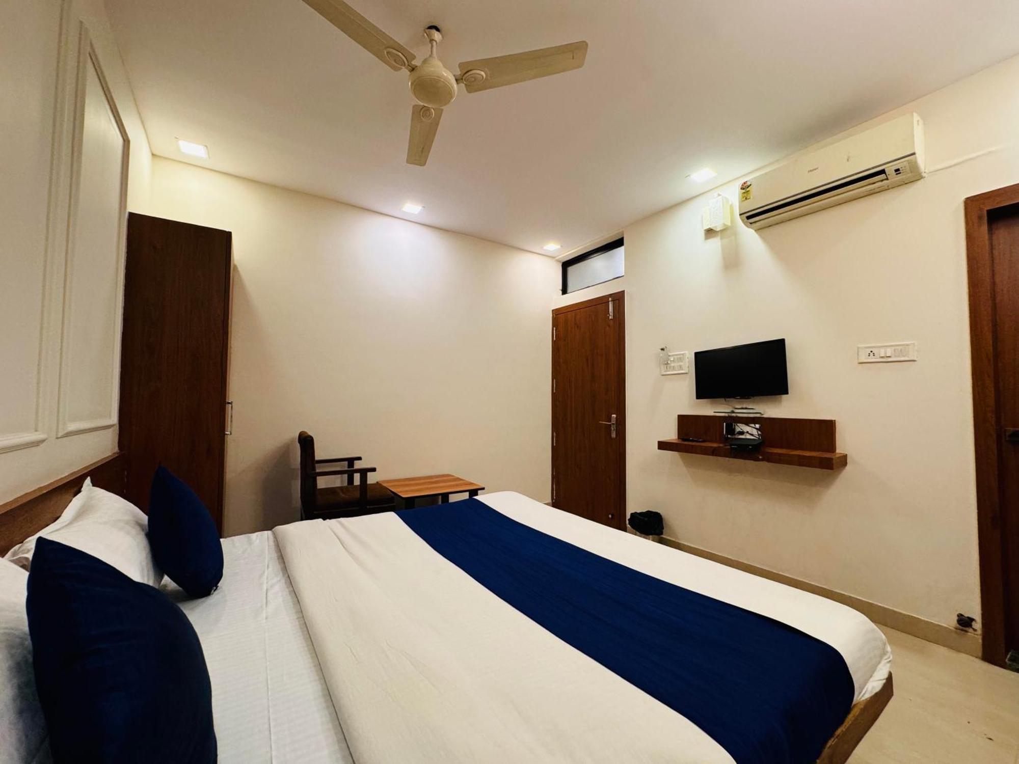 Hotel Suryodaya Ujjain Oda fotoğraf