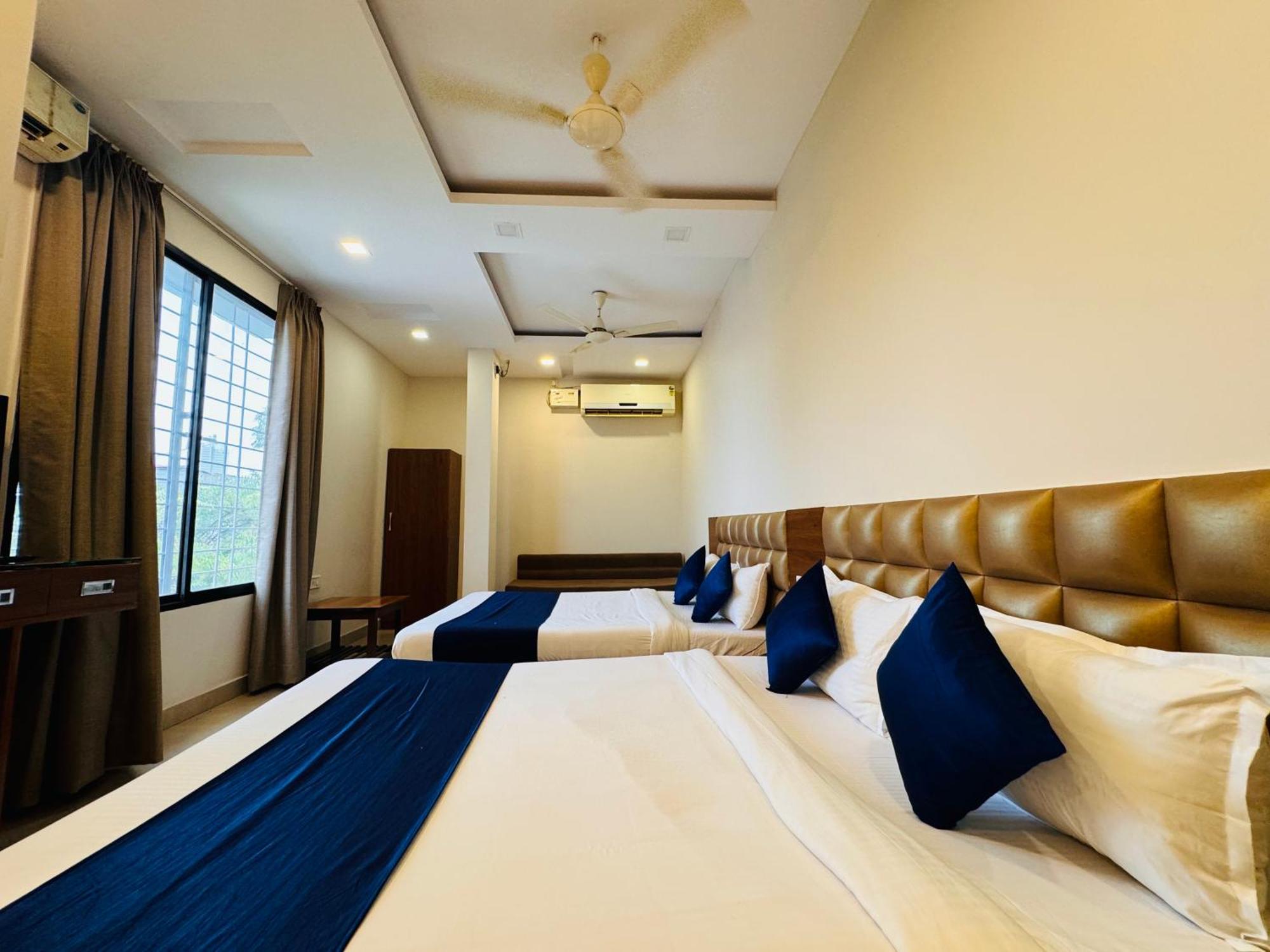 Hotel Suryodaya Ujjain Oda fotoğraf