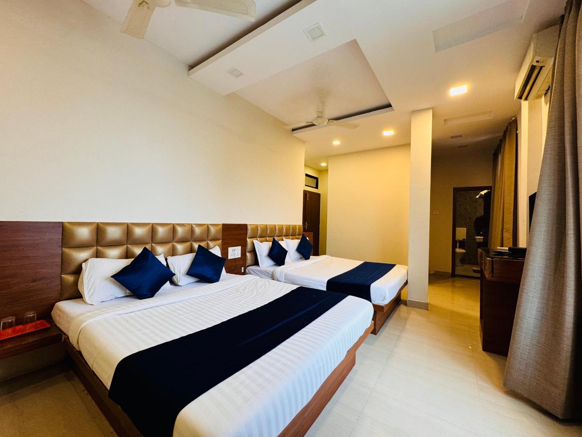 Hotel Suryodaya Ujjain Oda fotoğraf