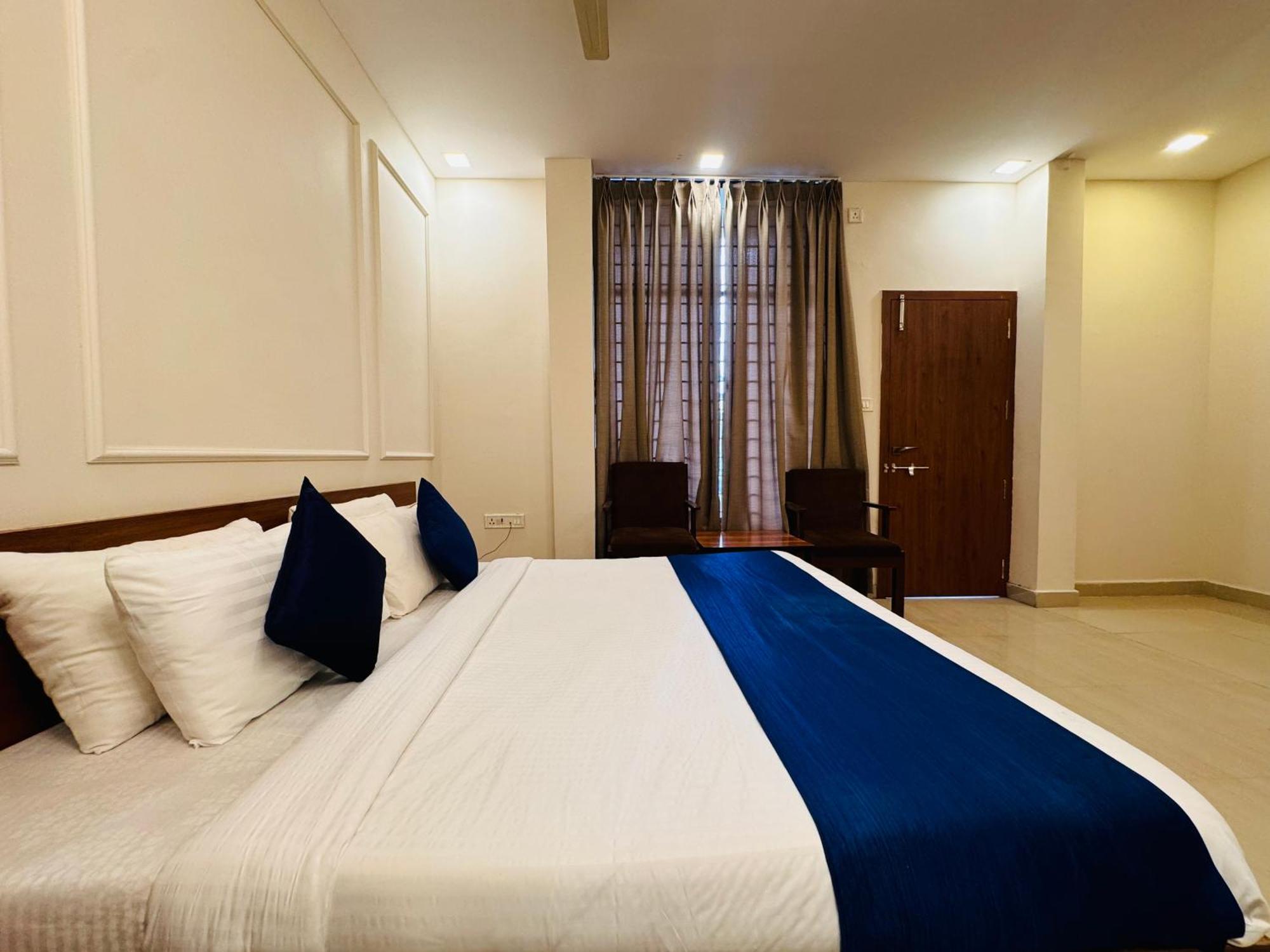 Hotel Suryodaya Ujjain Oda fotoğraf