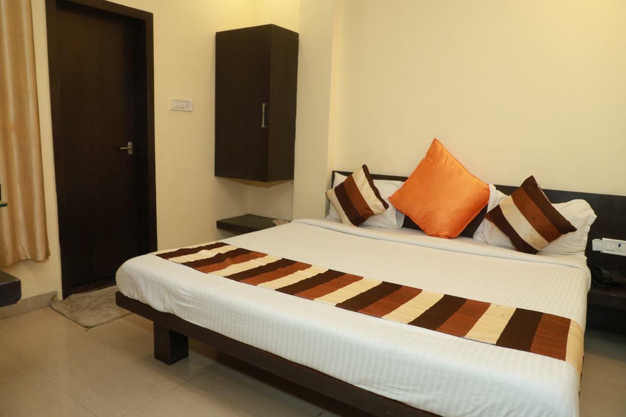 Hotel Suryodaya Ujjain Dış mekan fotoğraf